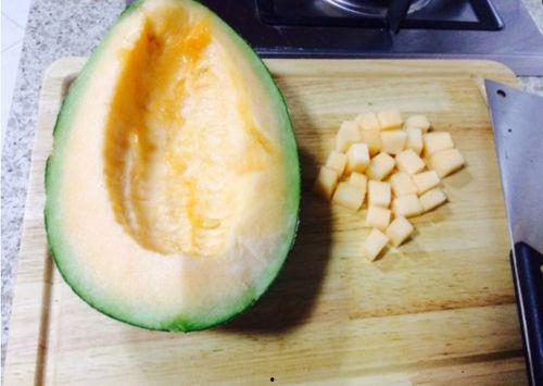 妈妈不给吃哈密瓜,一段甜蜜的童年回忆  第1张