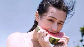 吃瓜女情头  第1张