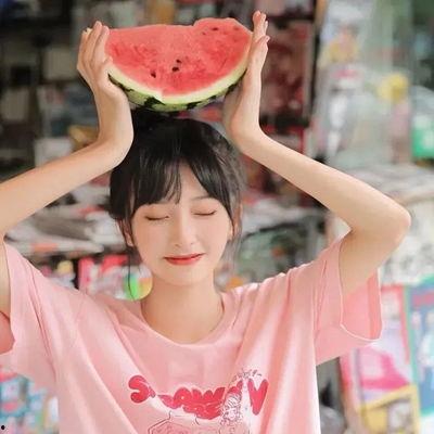 吃瓜少女头像照片女生,揭秘吃瓜少女头像背后的魅力女生  第3张