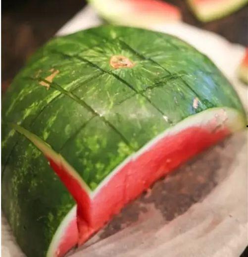 礼模圈吃瓜,揭秘吃瓜群众的狂欢盛宴