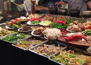 千鹤夜市吃瓜,瓜果飘香，美食盛宴