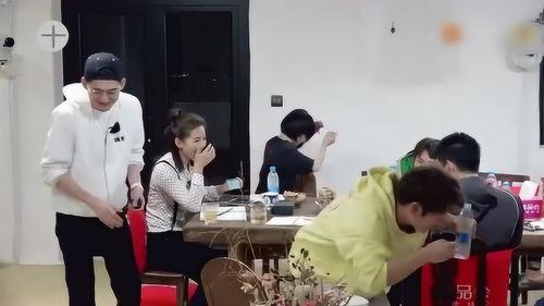 直播吃瓜接单,揭秘网红接单背后的秘密 第2张 直播吃瓜接单,揭秘网红接单背后的秘密 第2张