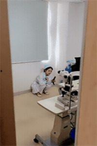 护士值班吃瓜,轻松吃瓜乐享休闲时光